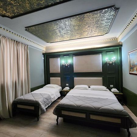 Hotel Lotus Tirana Buitenkant foto
