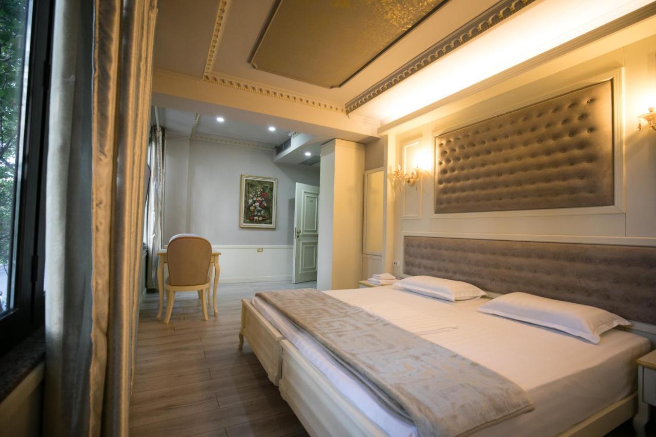 Hotel Lotus Tirana Buitenkant foto