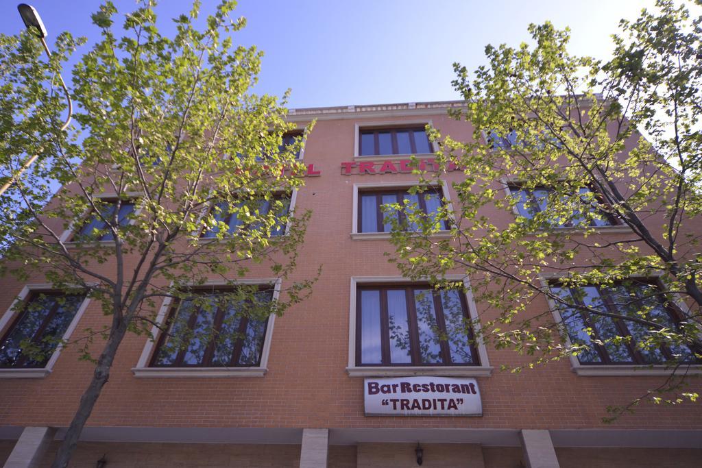 Hotel Lotus Tirana Buitenkant foto